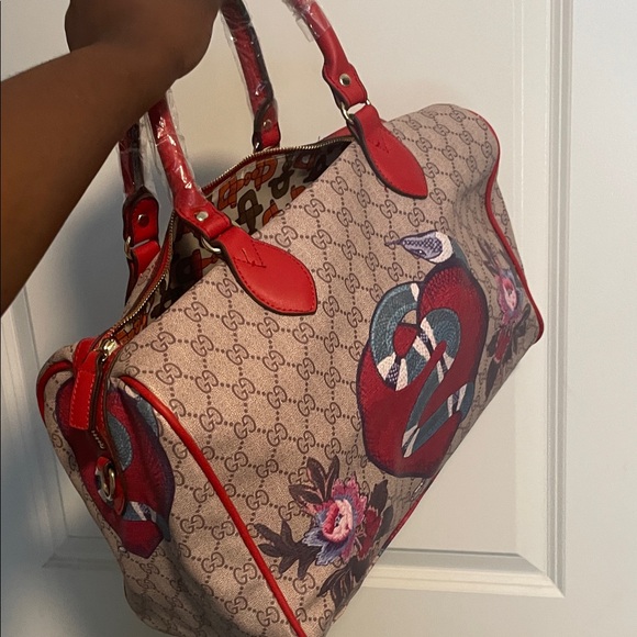 Gucci Beige and Red Tote with Snake Motif - Picture 6 of 7